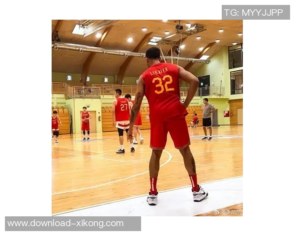 媒体人呼吁国内俱乐部重视高后卫培养应从小篮球阶段着手选拔优秀前锋