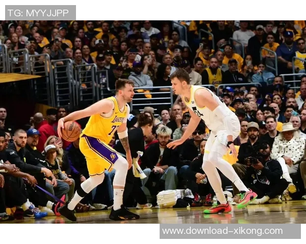 杨毅分析湖人战术选择认为詹姆斯影响东契奇表现宁愿全力支持东契奇