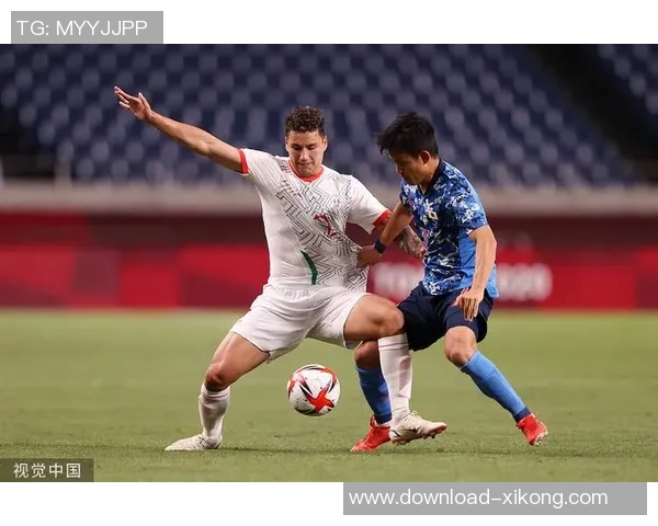 海港险遭重创相马勇纪头球击中立柱错失良机